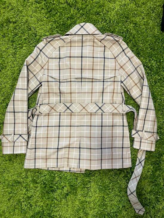 Coach - Picture 8 of 9